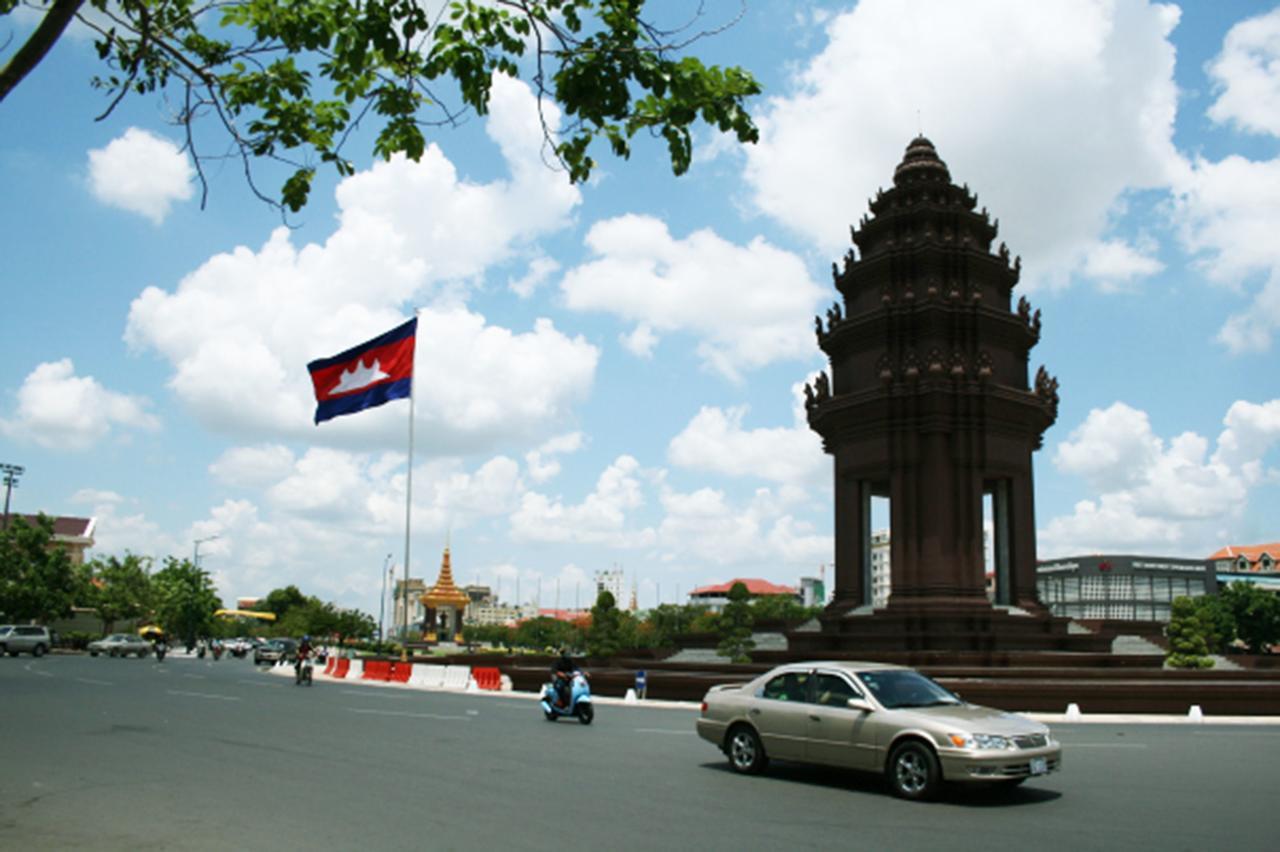 Tonle Khmer Guesthouse And Sky Bar Phnom Penh Exteriör bild